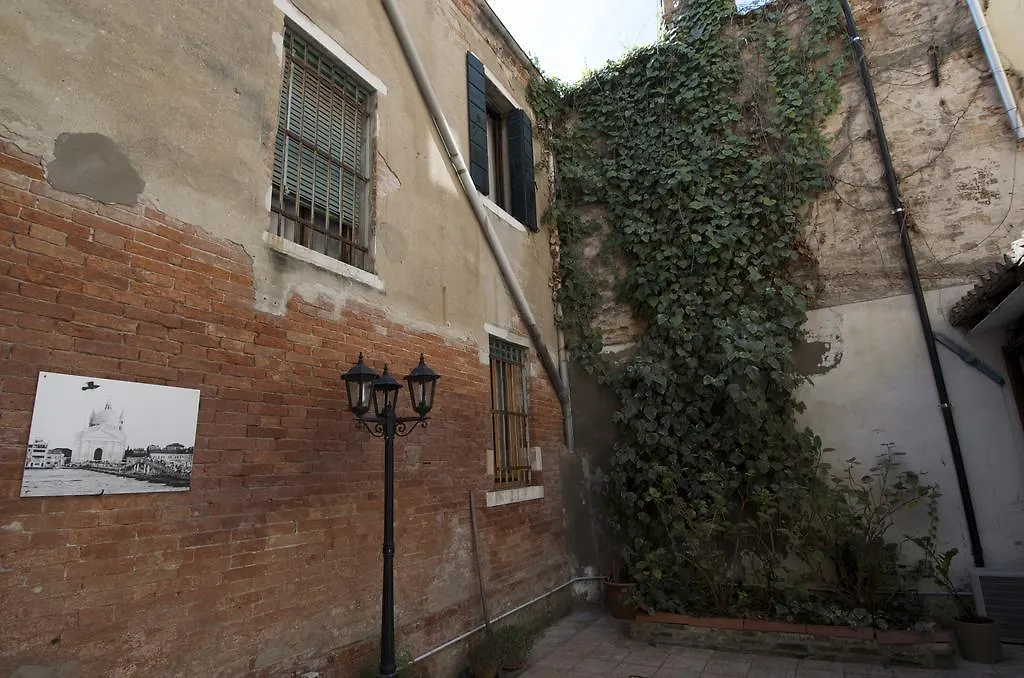 Al Portico Guest House-1